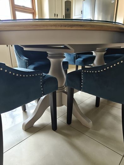 Kitchen table and six chairs
