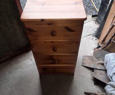 chest of drawers