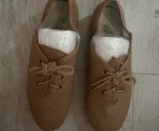 Dance shoes colour tan