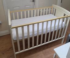 Cot bed