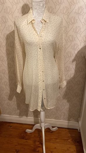 Blouse cream long line NWT