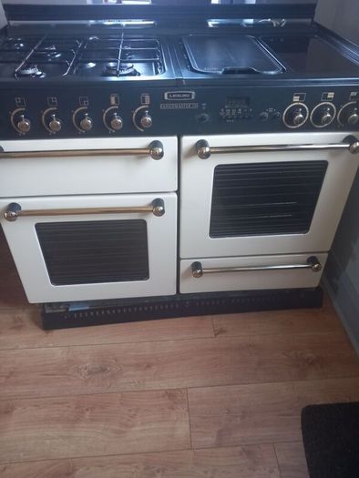 full gas leasure cooker plus hot plate and grill