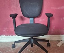 Comfortable Black Office Chair (Adjustable & Reclining )