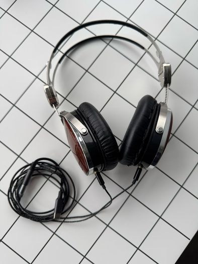 LSTN Headphones