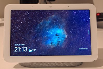 Google Nest Hub 2nd Generation (model GUIK2) in Chalk
