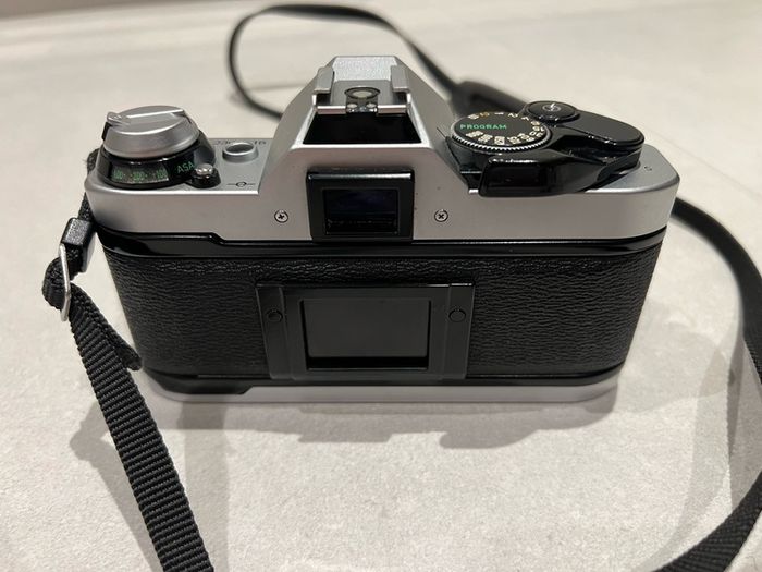 1984 Canon AE-1 Program Film Camera + Sigma zoom lens +Vivitar flash