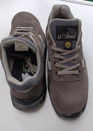 shoes worker