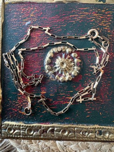 Vintage 9k Gold box necklace