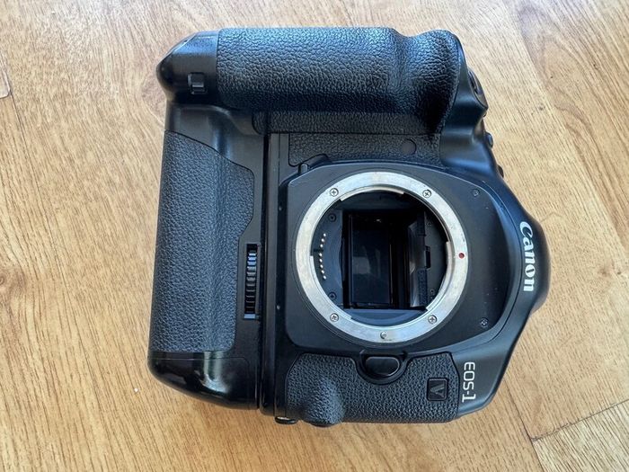 Canon EOS 1V 35mm Film Camera - Great Condition.