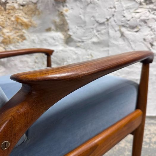 Mid-century Greaves & Thomas Lounge Chair With Complementary Ottoman