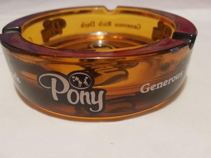 Vintage pony ashtray,,from 1960s vintage, collectors item,,good condition, 2 little chips ,,but hard to see ,,overall good condition,,price includes post to anywhere in ireland  by certificate proof of post  thank you, hard to come by ,