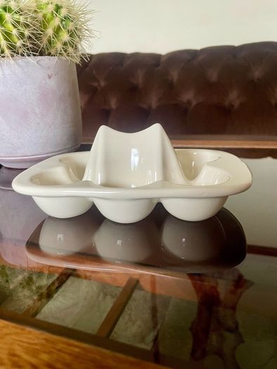 Mason Cash Innovative Kitchen Ceramic Counter Egg Holder