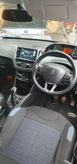 Peugeot 208 1.2 vti Allure