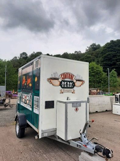 Mobile catering trailer