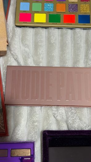 Huge eyeshadow palette 10euro sale Juvia s Kaleidos, urban decay, Laura Lee, rude cosmetics, jeffree star and more
