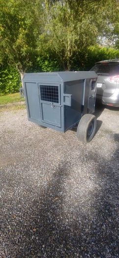 dog trailer