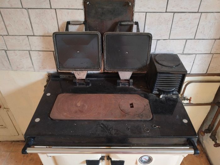 Rayburn Royal MF (Multi-Fuel / Solid Fuel Wood) cooker. burn stove solid fuel