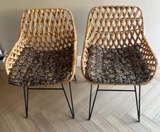 wicker chairs with cushions