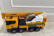 Bruder Scania Super 560R Liebherr Crane