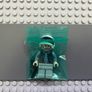 lego Star Wars sw0995 Rebel Fleet Trooper minifigure- Male, Vest with Pockets, Light Nougat Neck Image 3