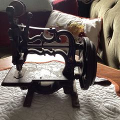 Rare Antique 1870s Charles Raymond Cast Iron Sewing Machine