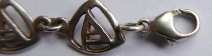 Vintage 925 Sterling Silver AA Link bracelet with Triangular Design