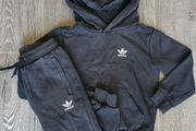 Boys Adidas tracksuit 5-6