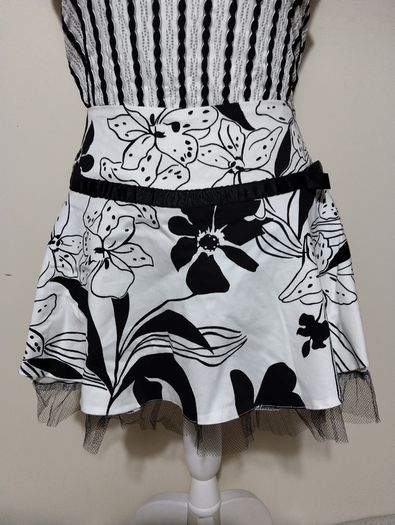 Ax Paris Black & White Skirt