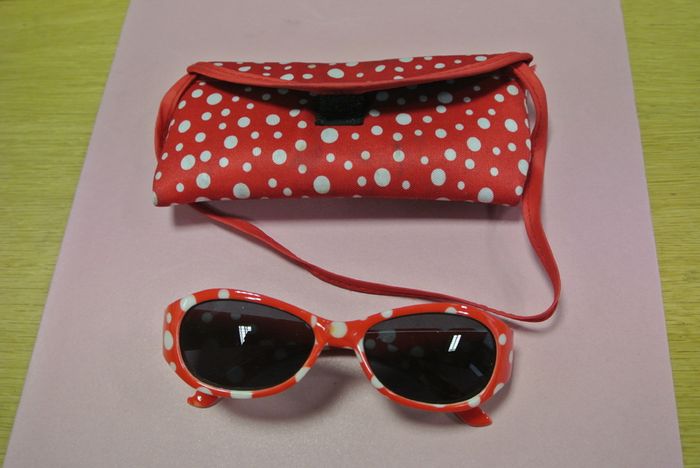 Kid's Polka-dot Sunglasses (with Case)