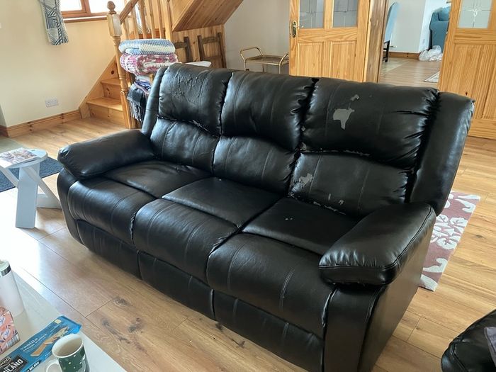 Couch with 2 recliner arm chairs