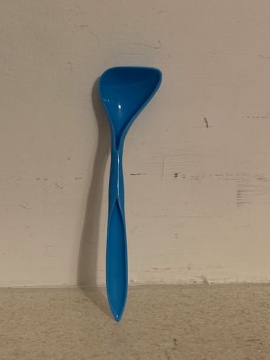 Pet food spoon
