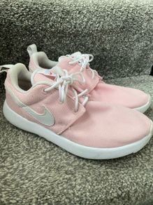 Pink Nike Roshe