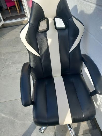 gaming chair