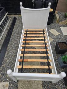 single bed hardwood heavy sturdy 1900 x 900 mm