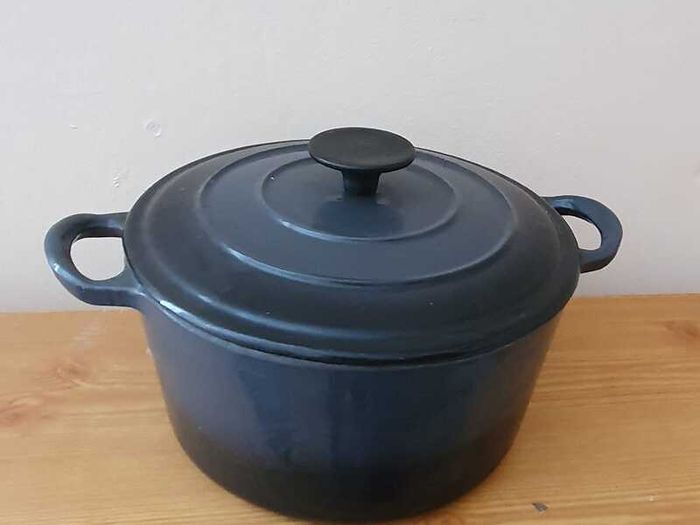 Enamelled Cast Iron Casserole Pot