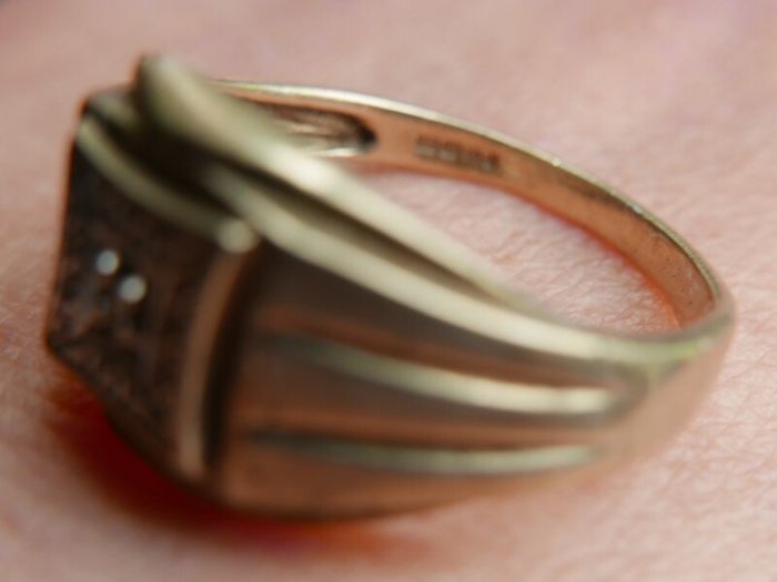 Vintage 9Ct Solid Yellow Gold 375 Diamond Mens Signet Ring 3,5g size S