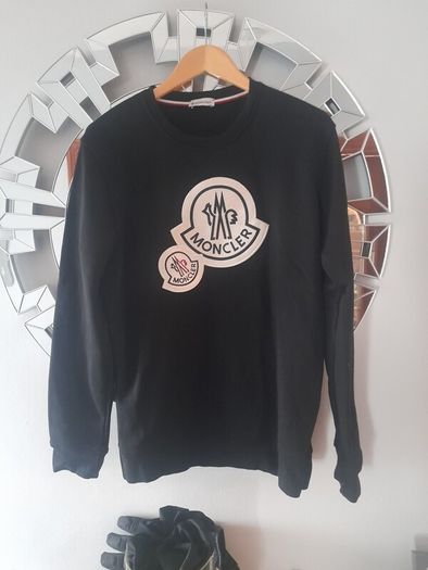 Moncler jumper as new Size large