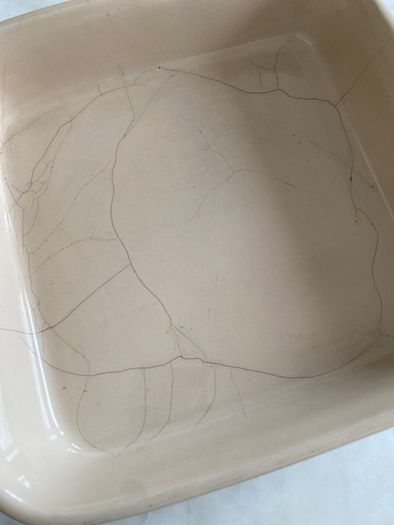 Le Creuset Baking Dish (cracked)
