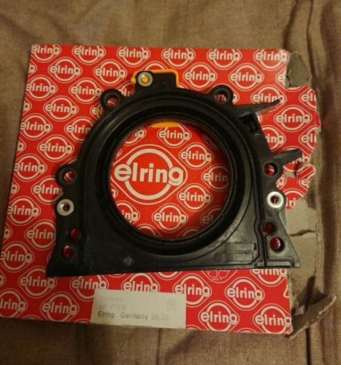 Audi 2.0tdi crankshaft seal with signal sender shed house clearance sale unwanted stuff gift car boot sale. Mechanic garage car repair engine foult