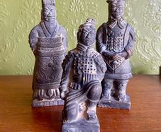 Miniature terracotta warriors