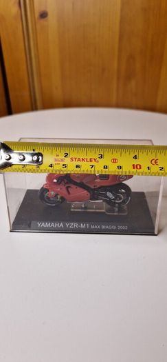 Yamaha YZR M1 Max Biaggi 2002 Moto Gp