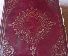 1961 Vintage The Universal English Dictionary. Heron Books.