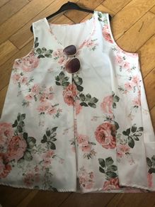 ladies top & sun glasses