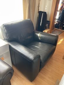 Free - Black leather armchair