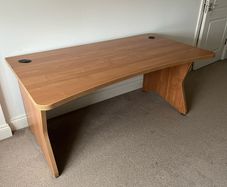 Desk       Was 800 euro