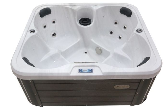 New Quality Hot Tubs - Nationwide Delivery