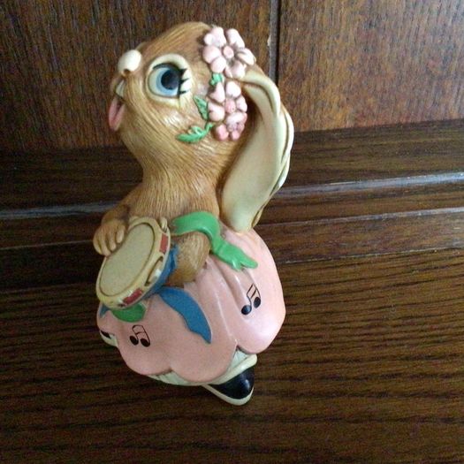 Vintage Stonecraft Pendelfin rabbit ornament Rosa