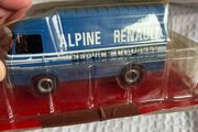 Alpine Renault diecast model set - race car and service van