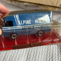Alpine Renault diecast model set - race car and service van