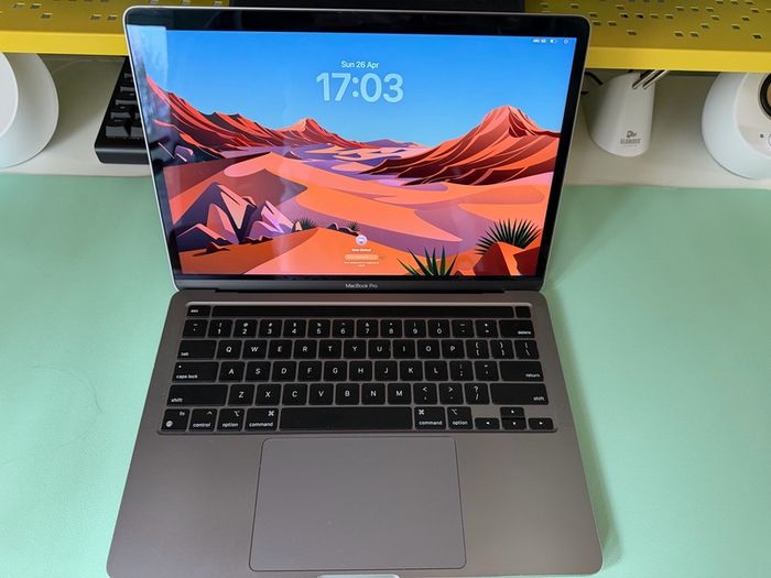 MacBook Pro M1 13 inch + extras